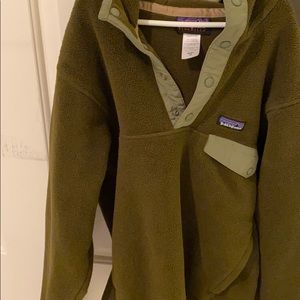 Patagonia green pullover